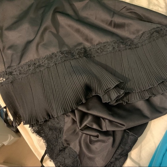💥SOLD💥🥷 🌸 50’s Vanity Fair Lace Slip Dress/Chemise with Pleated Hem - Picture 6 of 8